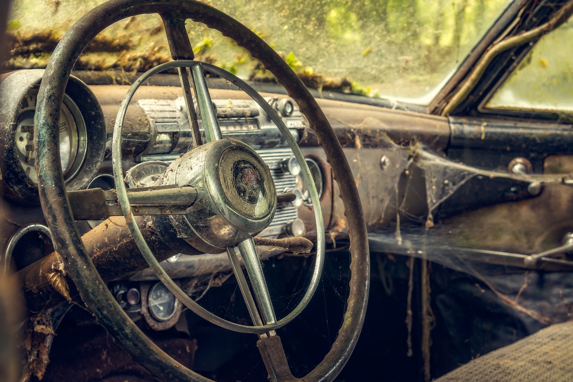 pulire gli interni dell'auto